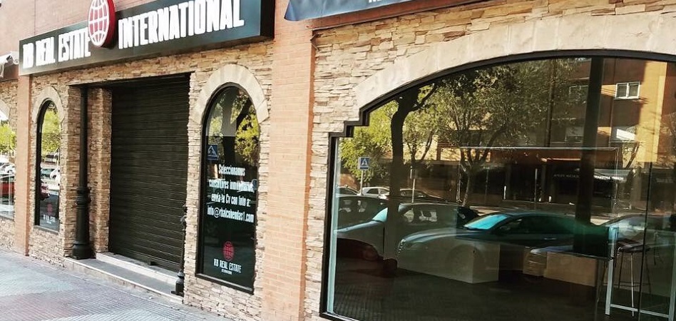 Fachada de una oficina de RB Real Estate RB Real Estate International aterriza en España con su primera oficina en Madrid